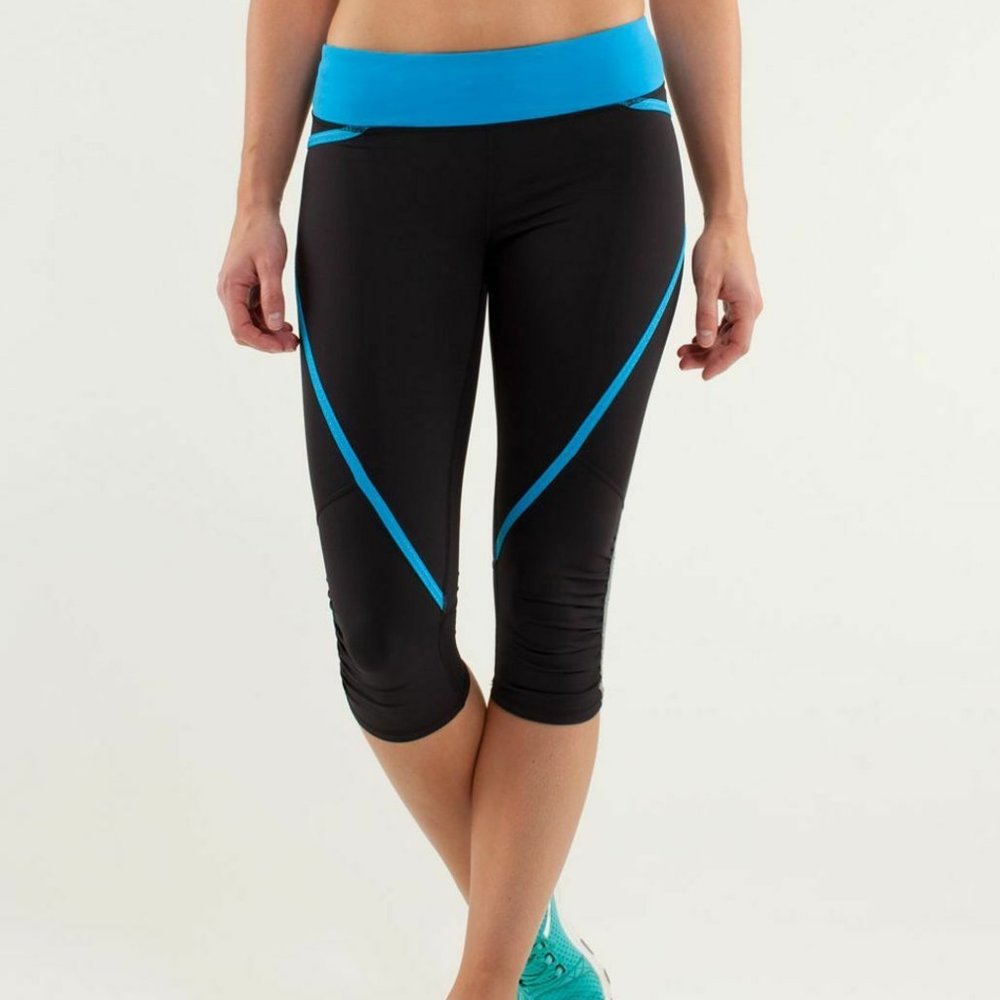 Lululemon Run: Pace Crop Leggings Size 10 Black Beach Blanket Blue Aquamarine